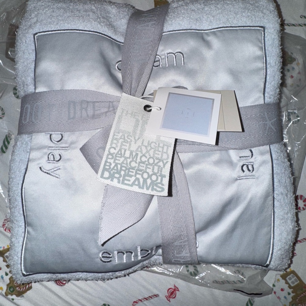 Barefoot Dreams CozyChic® Satin Trim Receiving Blanket - Picture 2 of 3